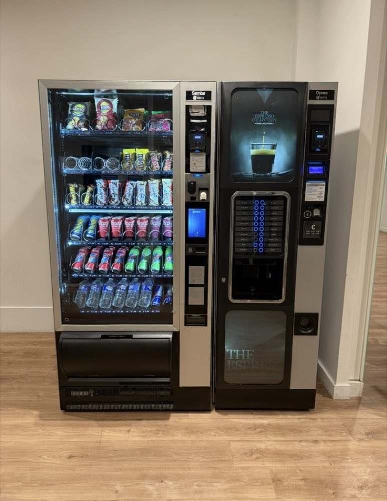 Distributeur de snacks et boissons Necta Samba et machine à café Necta Opera NC DISTRIBUTION